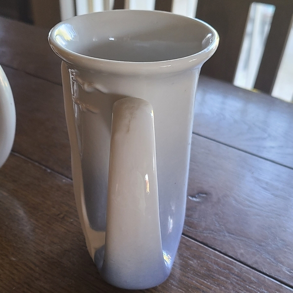 Set of horn shaped mugs Ocra whale and Beluga whale with seagulls Alaska - Picture 11 of 13